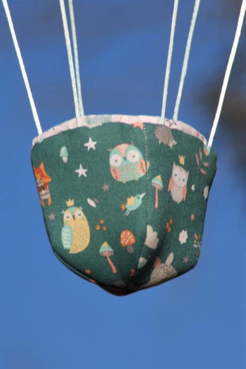 Panier en tissu imprimé animaux de la forêt, pour une jolie montgolfière de décoration. Atelier à Villefranque (64)