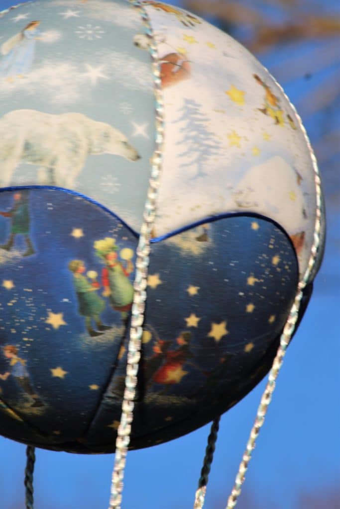 Tissus ours polaire et fées pour une montgolfière de décoration. Atelier à Villefranque (64)